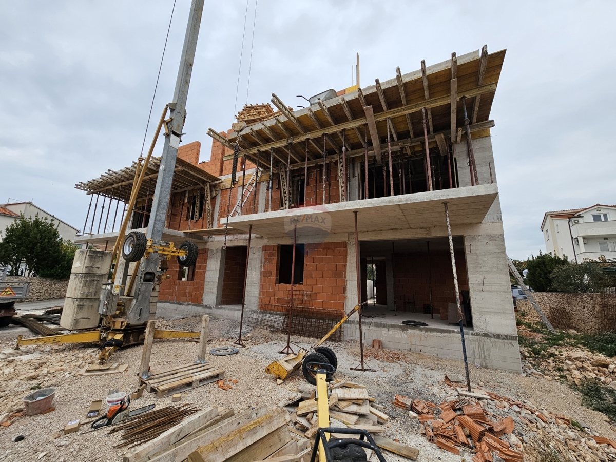 Appartamento con due camere da letto e giardino di 82 m2, Stivašnica