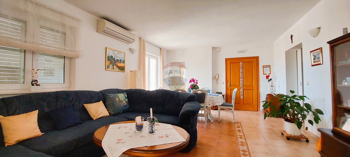 Appartamento Rogoznica, 117m2