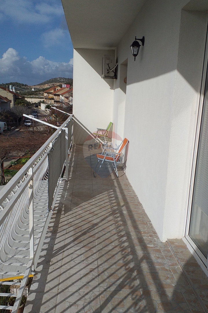 Appartamento Njivice, Šibenik, 198m2