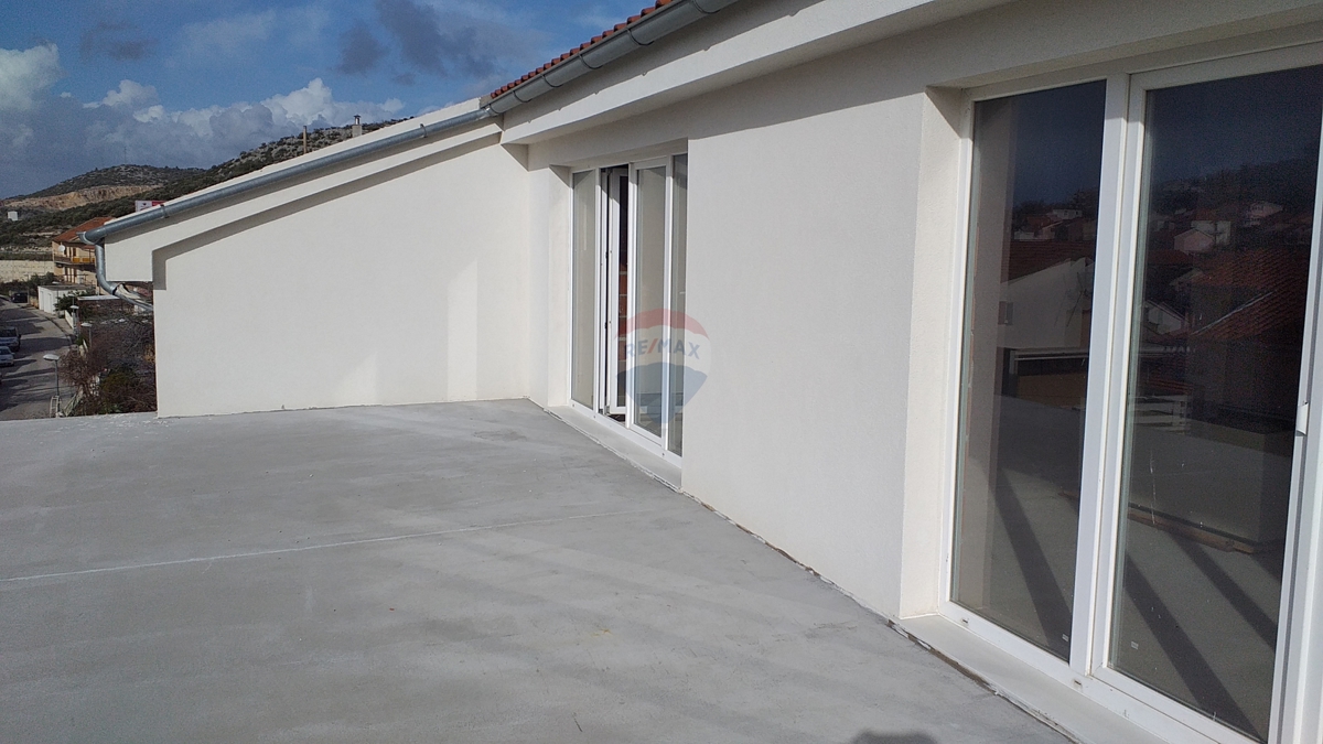 Appartamento Njivice, Šibenik, 198m2