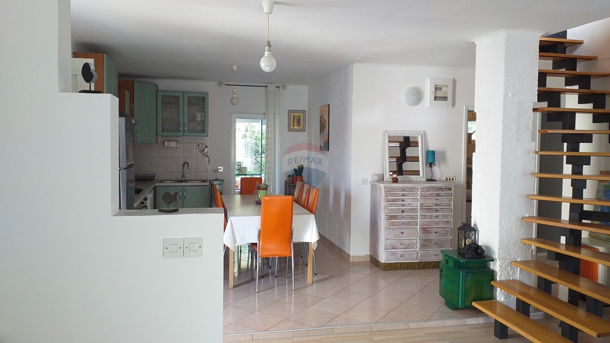 Appartamento Njivice, Šibenik, 198m2