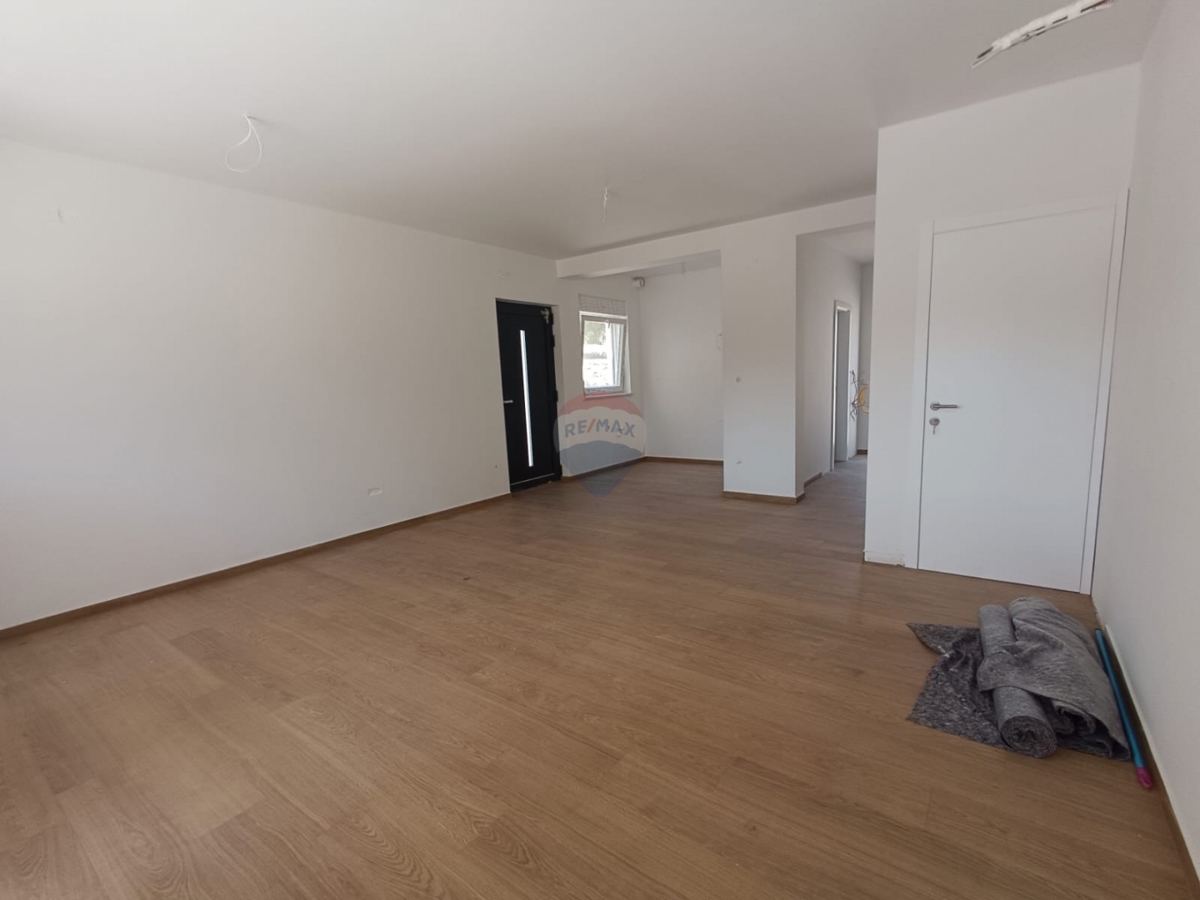 Casa Pirovac, 102,22m2