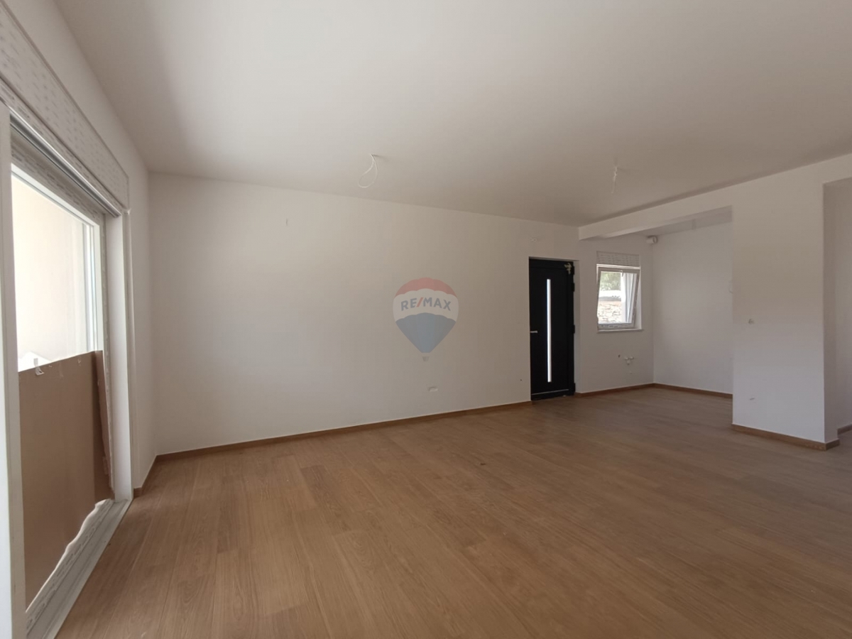 Casa Pirovac, 102,22m2