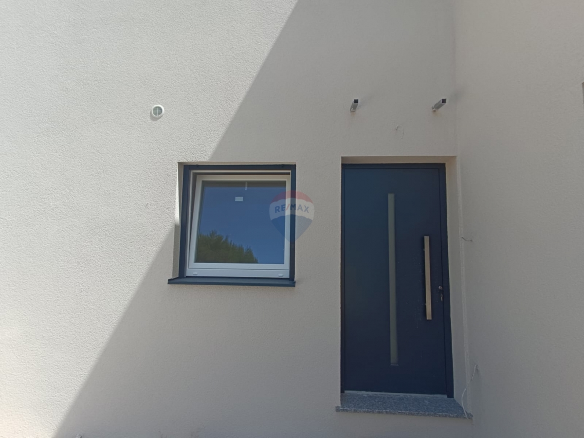 Casa Pirovac, 102,22m2