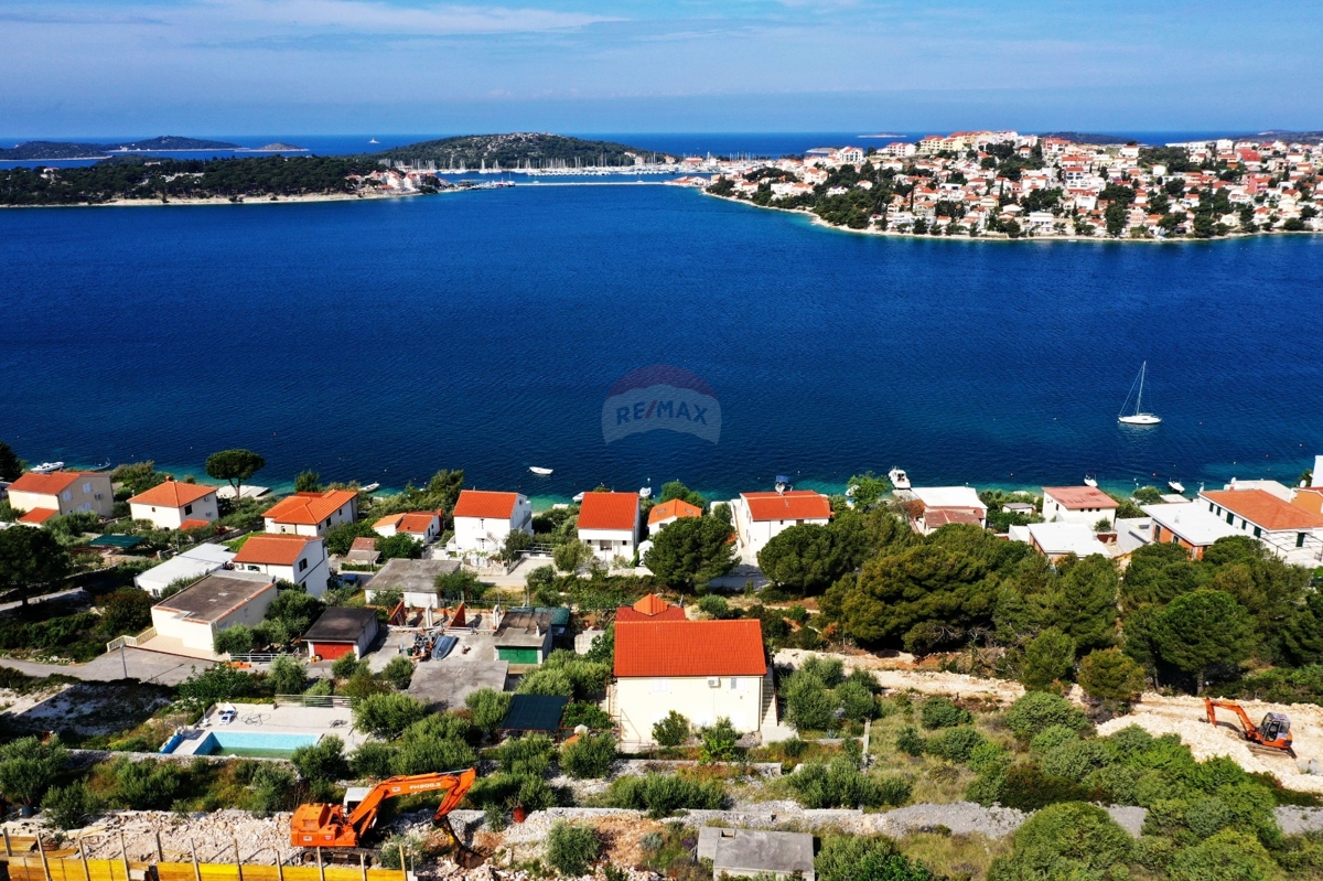VILLA MODERNA DI LUSSO CON PISCINA, ROGOZNICA
