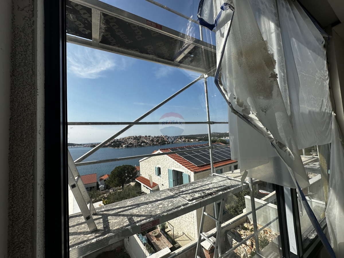 VILLA MODERNA DI LUSSO CON PISCINA, ROGOZNICA