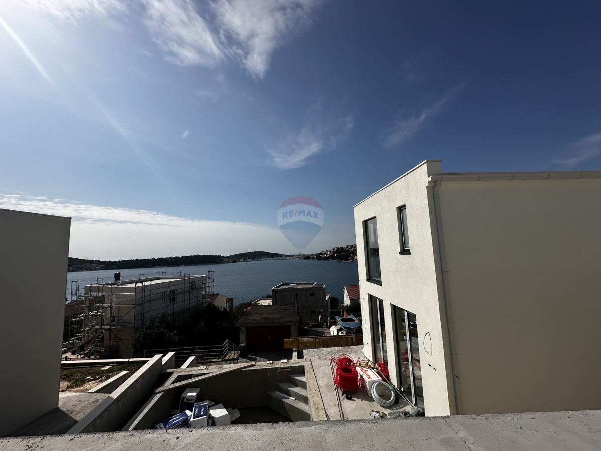 VILLA MODERNA DI LUSSO CON PISCINA, ROGOZNICA