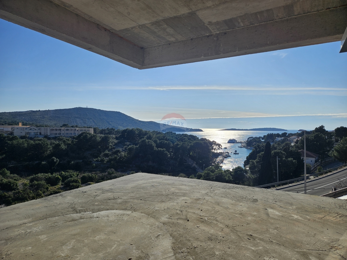 Appartamento con terrazza sul tetto, Primošten