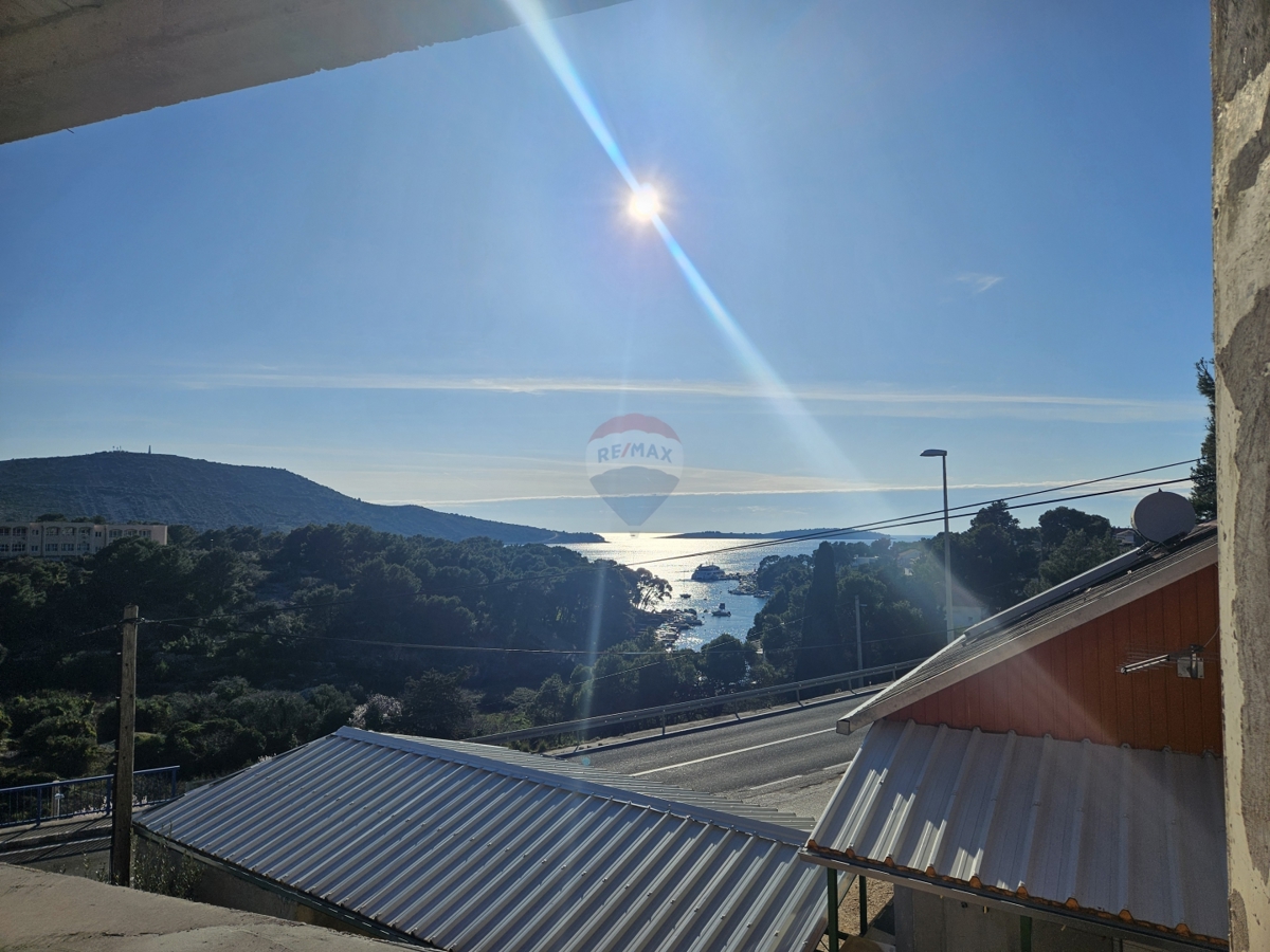Appartamento con terrazza sul tetto, Primošten