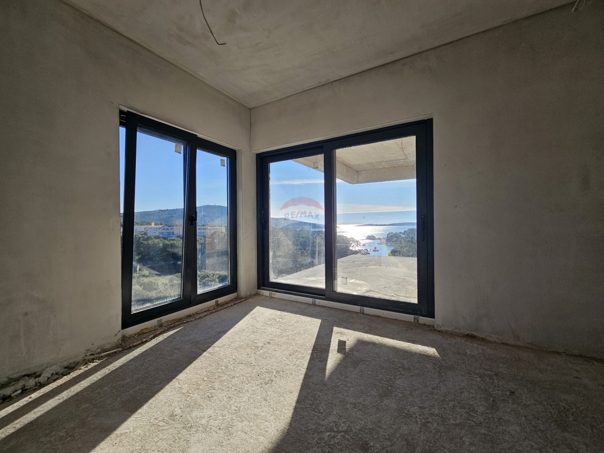 Appartamento con terrazza sul tetto, Primošten