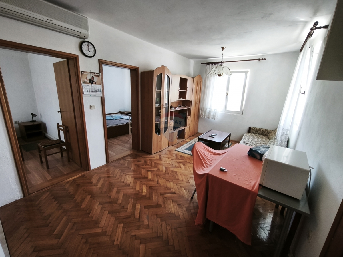 Casa con 2 appartamenti e terrazza sul tetto, a 130 m dal mare – Stupin, Rogoznica