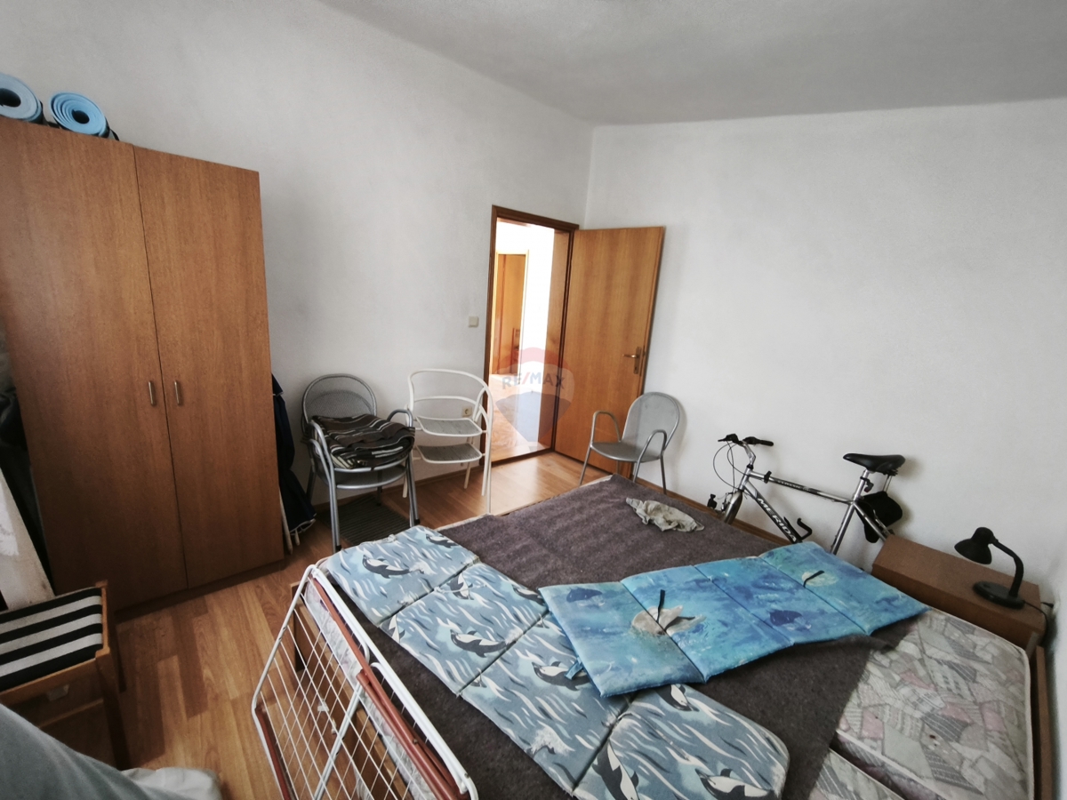 Casa con 2 appartamenti e terrazza sul tetto, a 130 m dal mare – Stupin, Rogoznica