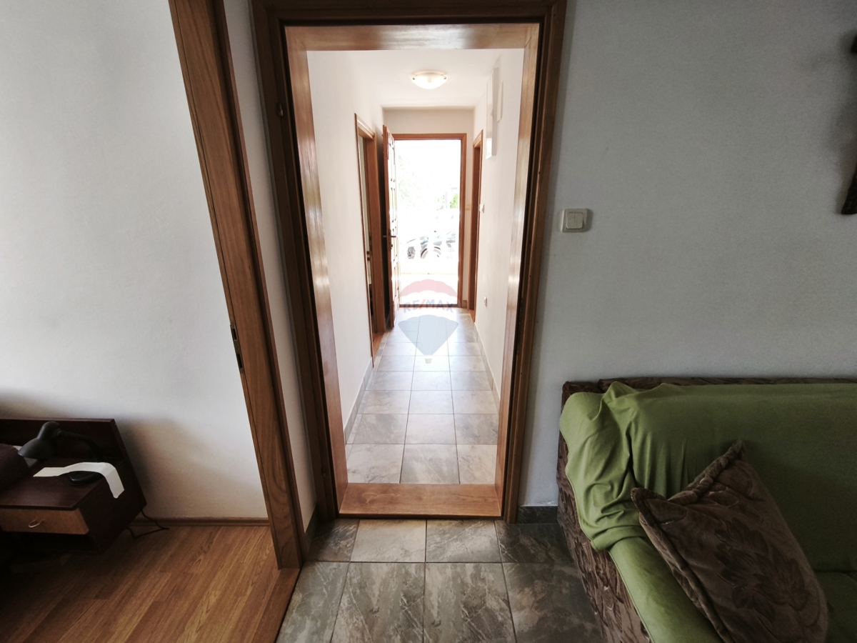 Casa con 2 appartamenti e terrazza sul tetto, a 130 m dal mare – Stupin, Rogoznica