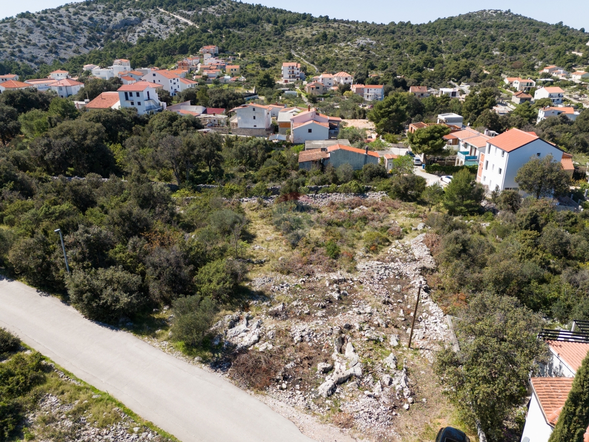 Terreno edificabile 595 m2, Ražanj