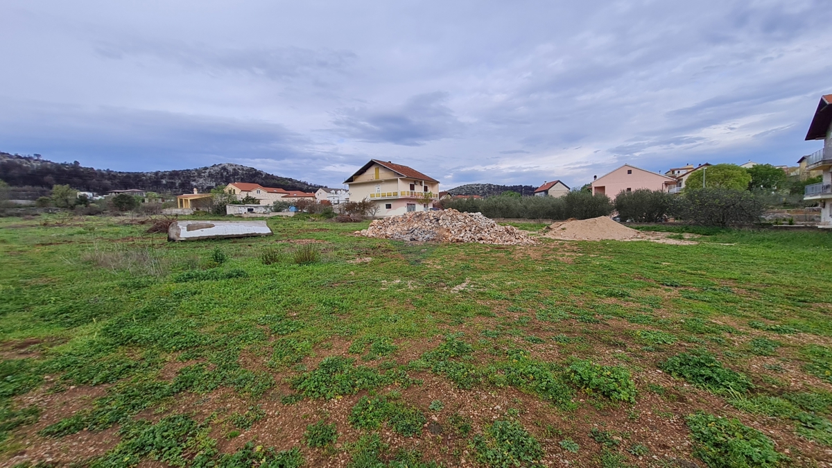 Terreno Raslina, Šibenik - Okolica, 1.392m2