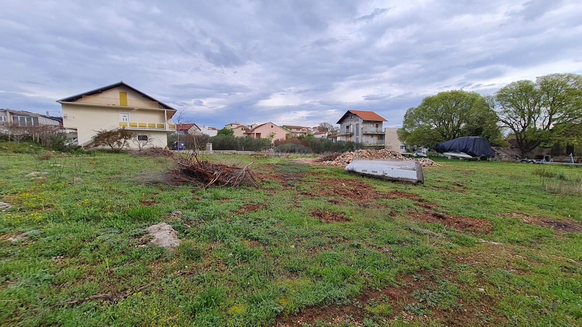 Terreno Raslina, Šibenik - Okolica, 1.392m2