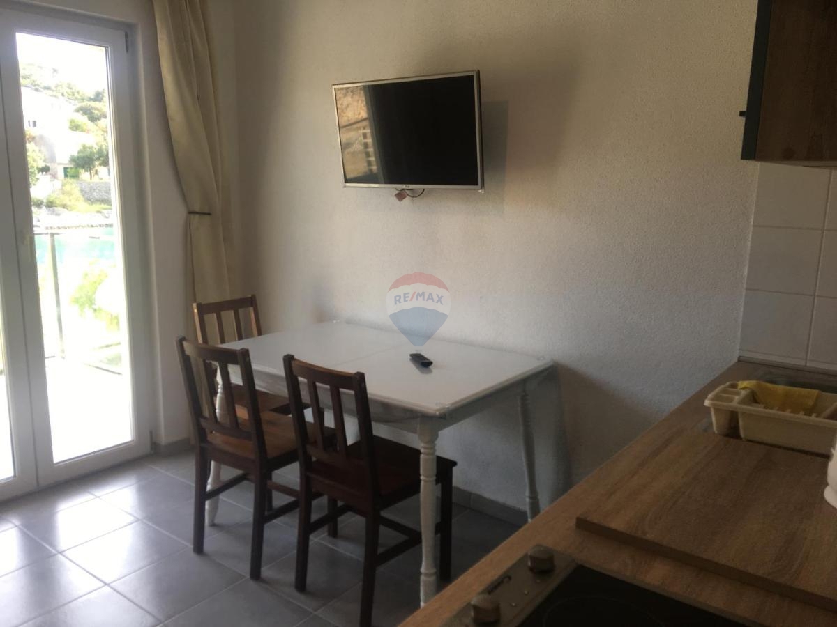 Prima fila al mare, Casa con 6 appartamenti, Kalebova Luka - Rogoznica