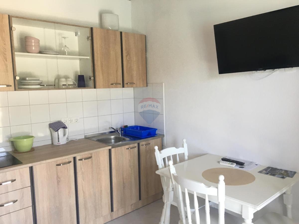Prima fila al mare, Casa con 6 appartamenti, Kalebova Luka - Rogoznica