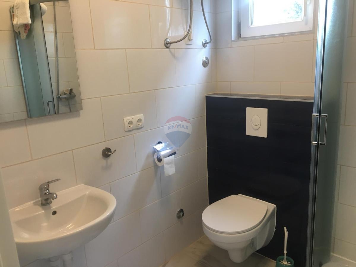 Prima fila al mare, Casa con 6 appartamenti, Kalebova Luka - Rogoznica