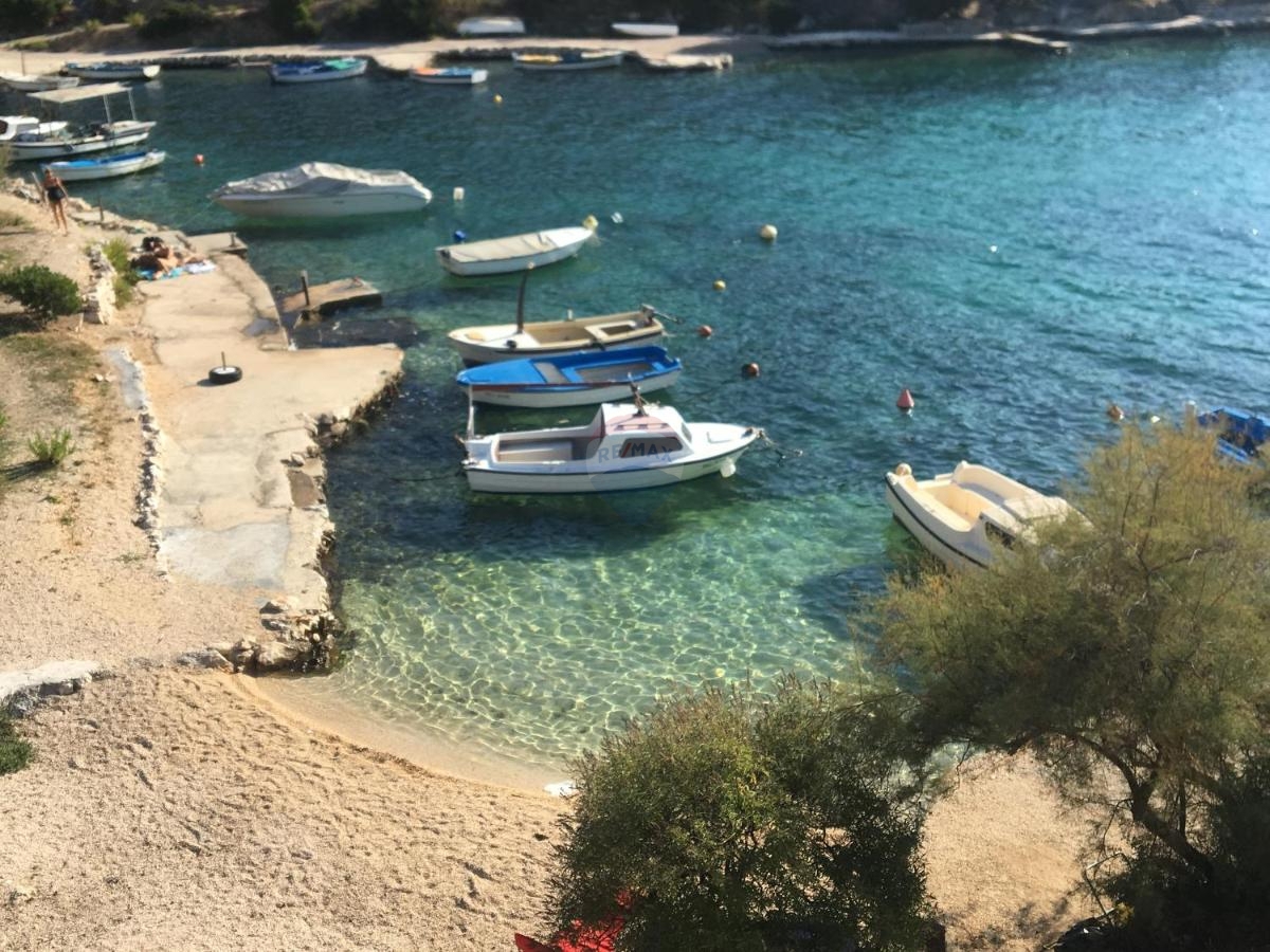 Prima fila al mare, Casa con 6 appartamenti, Kalebova Luka - Rogoznica