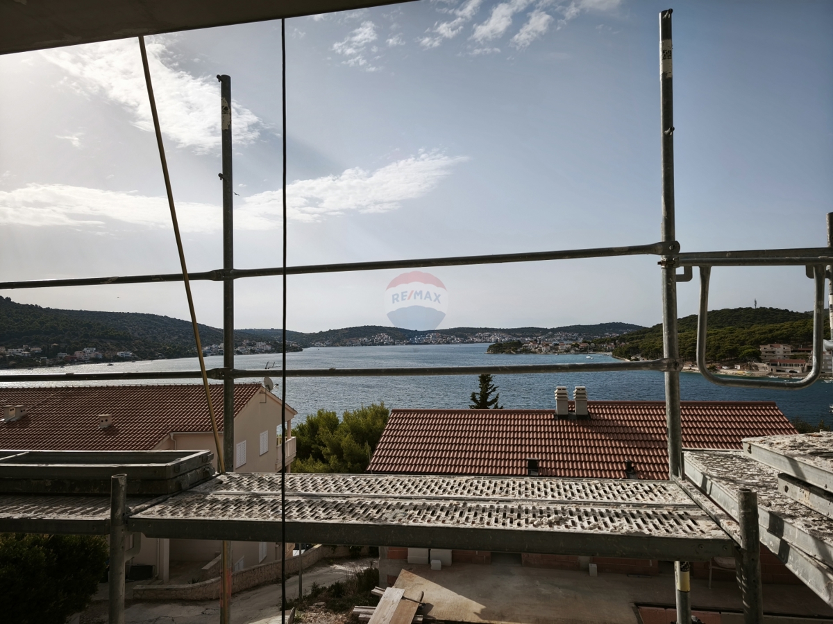 Lussuoso appartamento al piano terra con piscina, Rogoznica