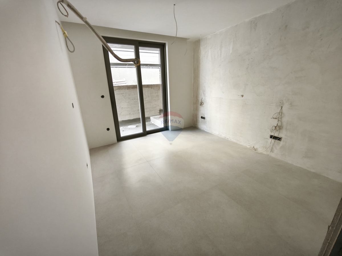 Lussuoso appartamento al piano terra con piscina, Rogoznica