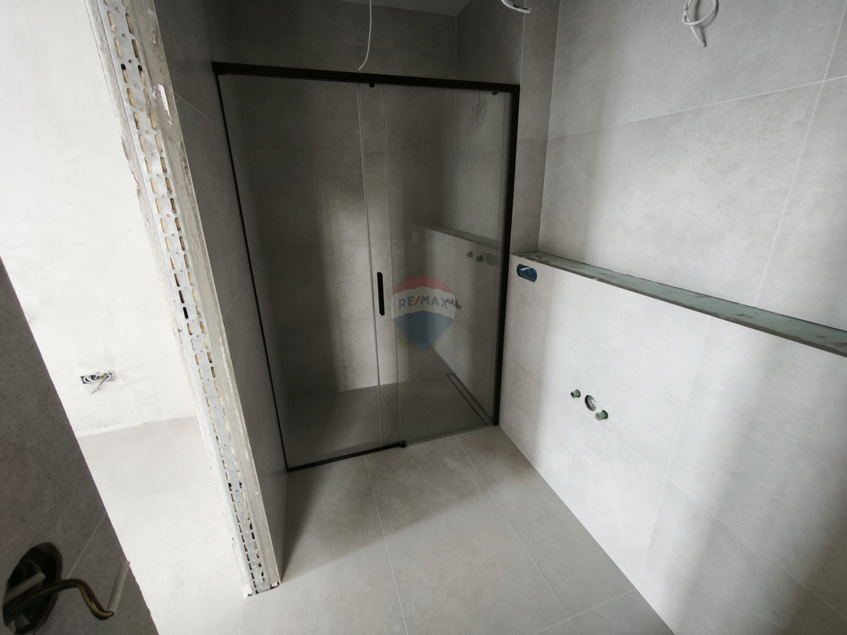 Lussuoso appartamento al piano terra con piscina, Rogoznica