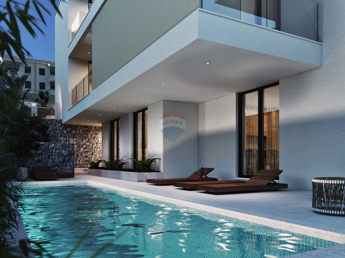 Lussuoso appartamento al piano terra con piscina, Rogoznica