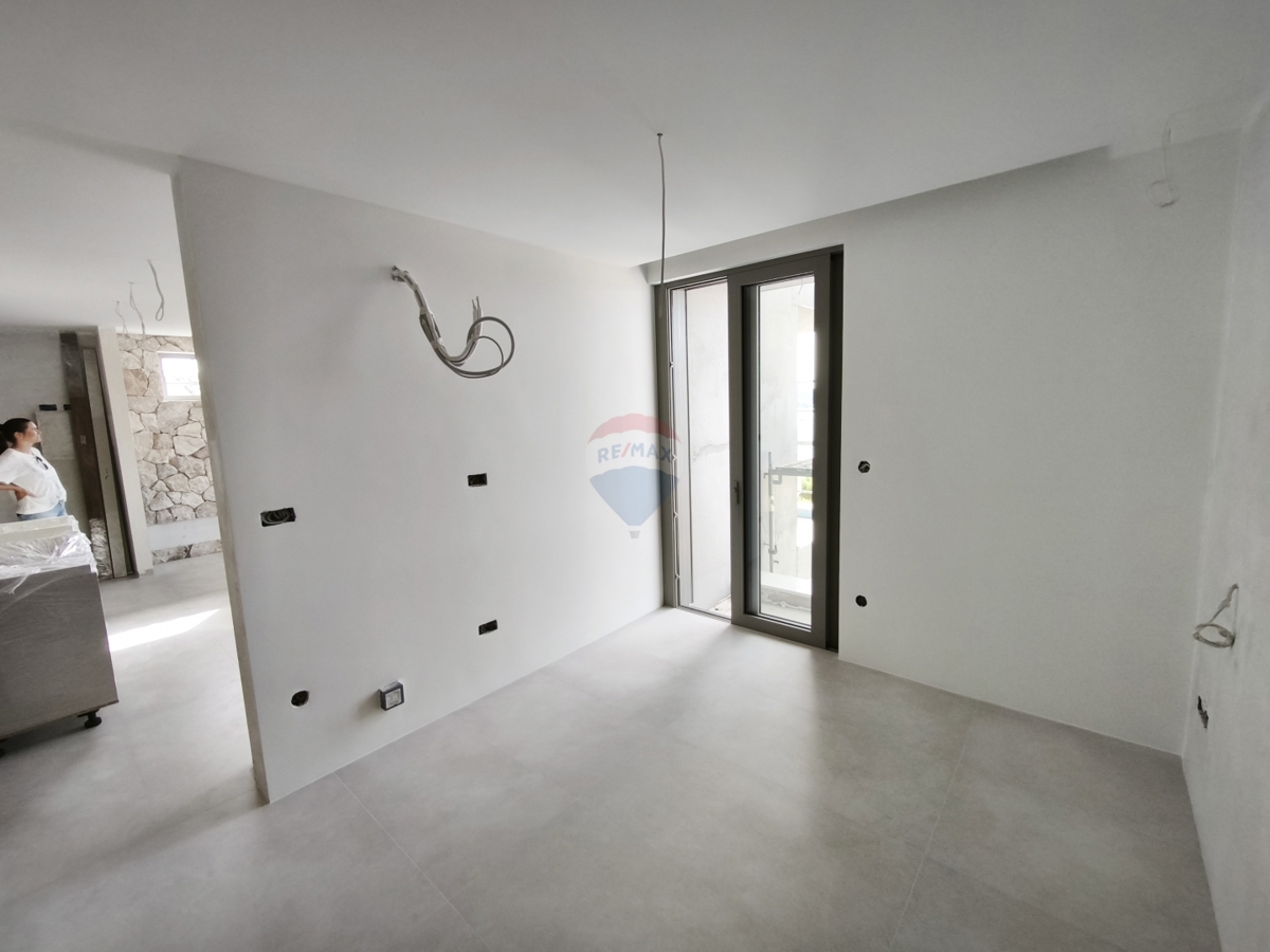 Lussuoso appartamento al piano terra con piscina, Rogoznica