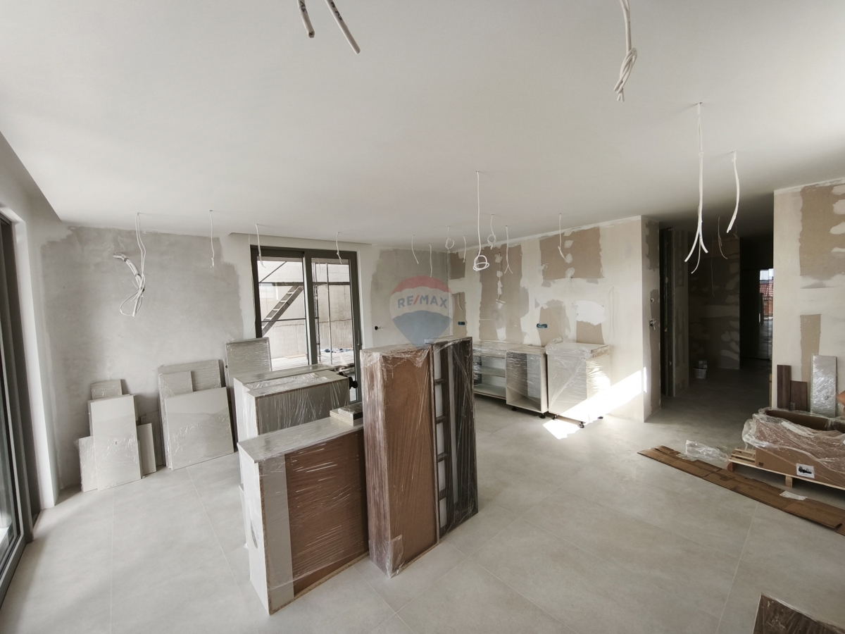 Lussuoso appartamento al piano terra con piscina, Rogoznica