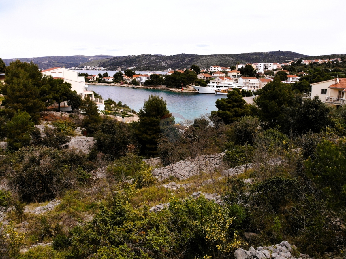 Terreno edificabile sul mare 1367 m2, Ražanj