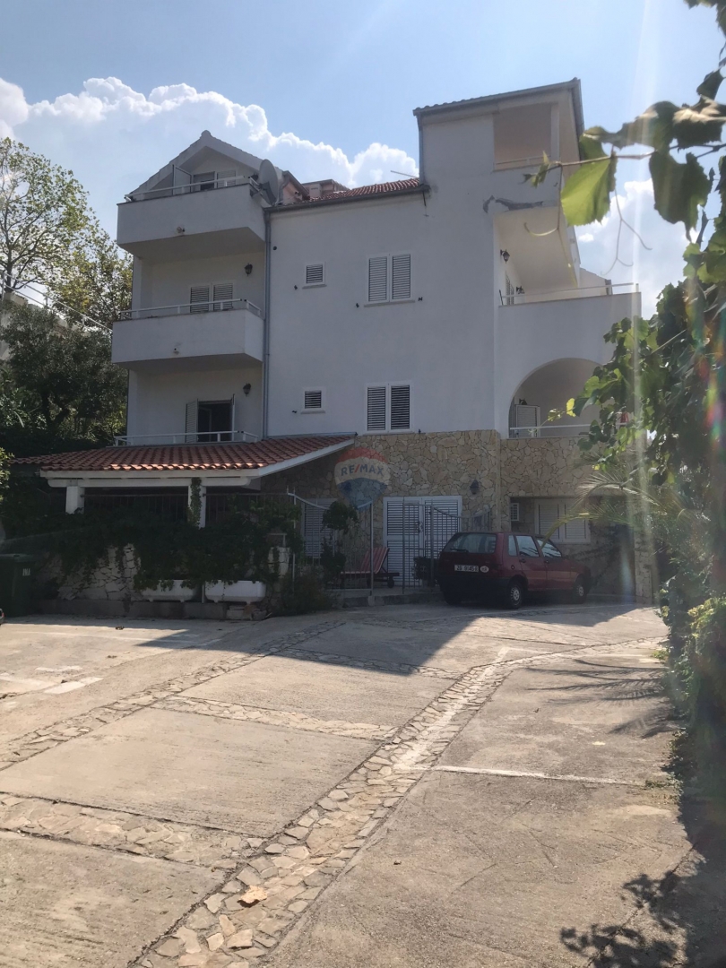 Casa con 6 appartamenti a Primošten - Fantastica vista sul mare!