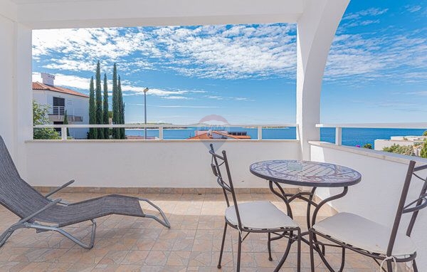 Casa con 6 appartamenti a Primošten - Fantastica vista sul mare!