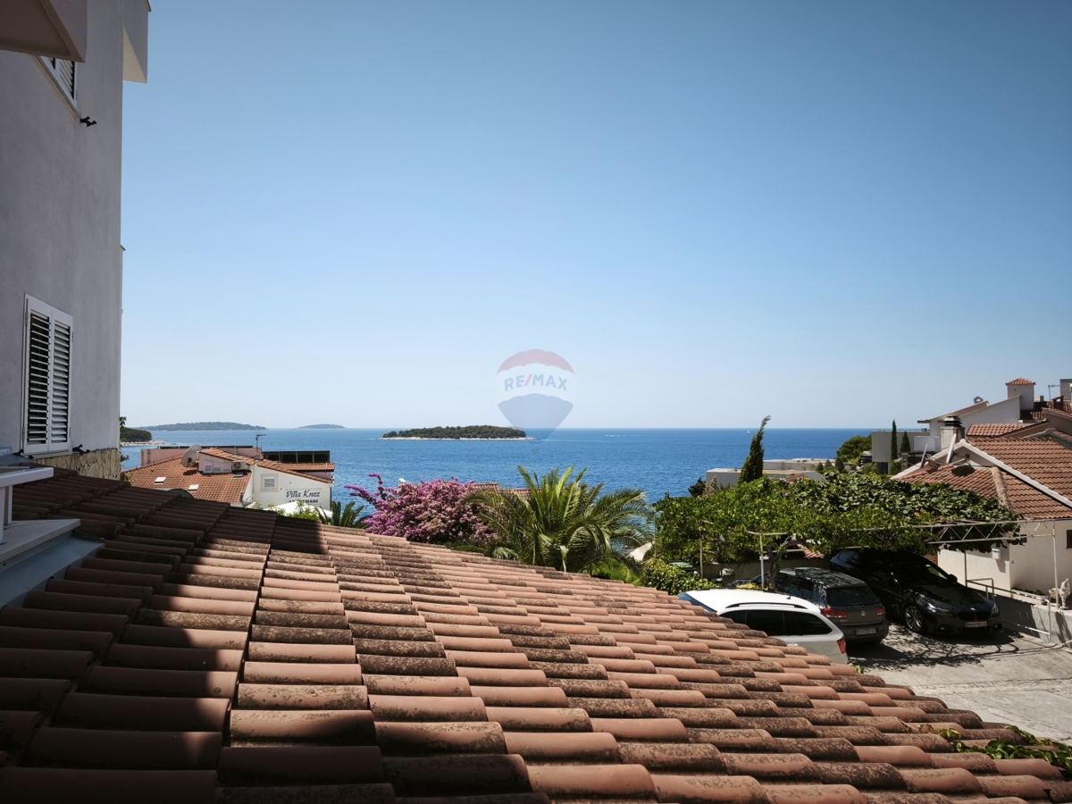 Casa con 6 appartamenti a Primošten - Fantastica vista sul mare!