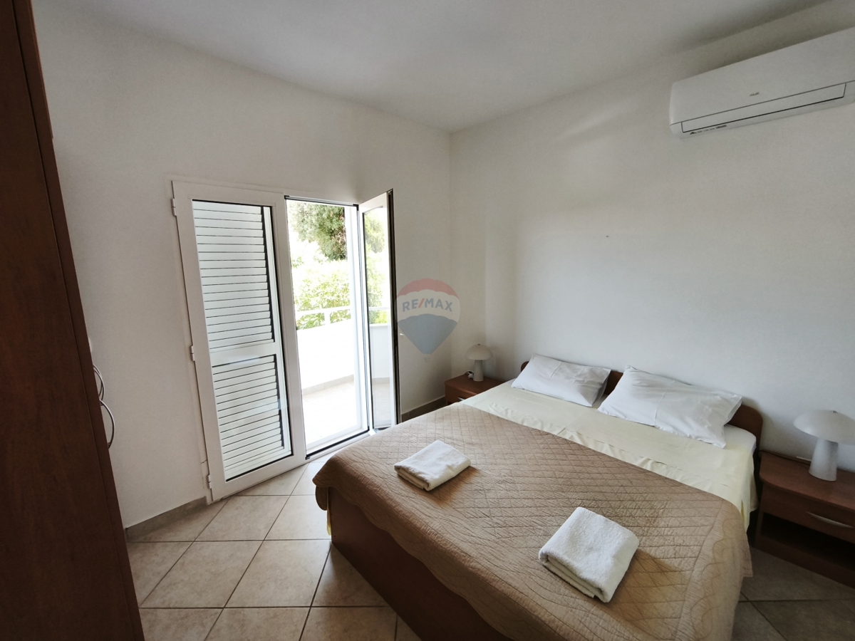 Casa con 6 appartamenti a Primošten - Fantastica vista sul mare!