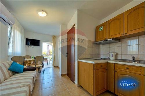 Casa Ražanj, Rogoznica, 557m2