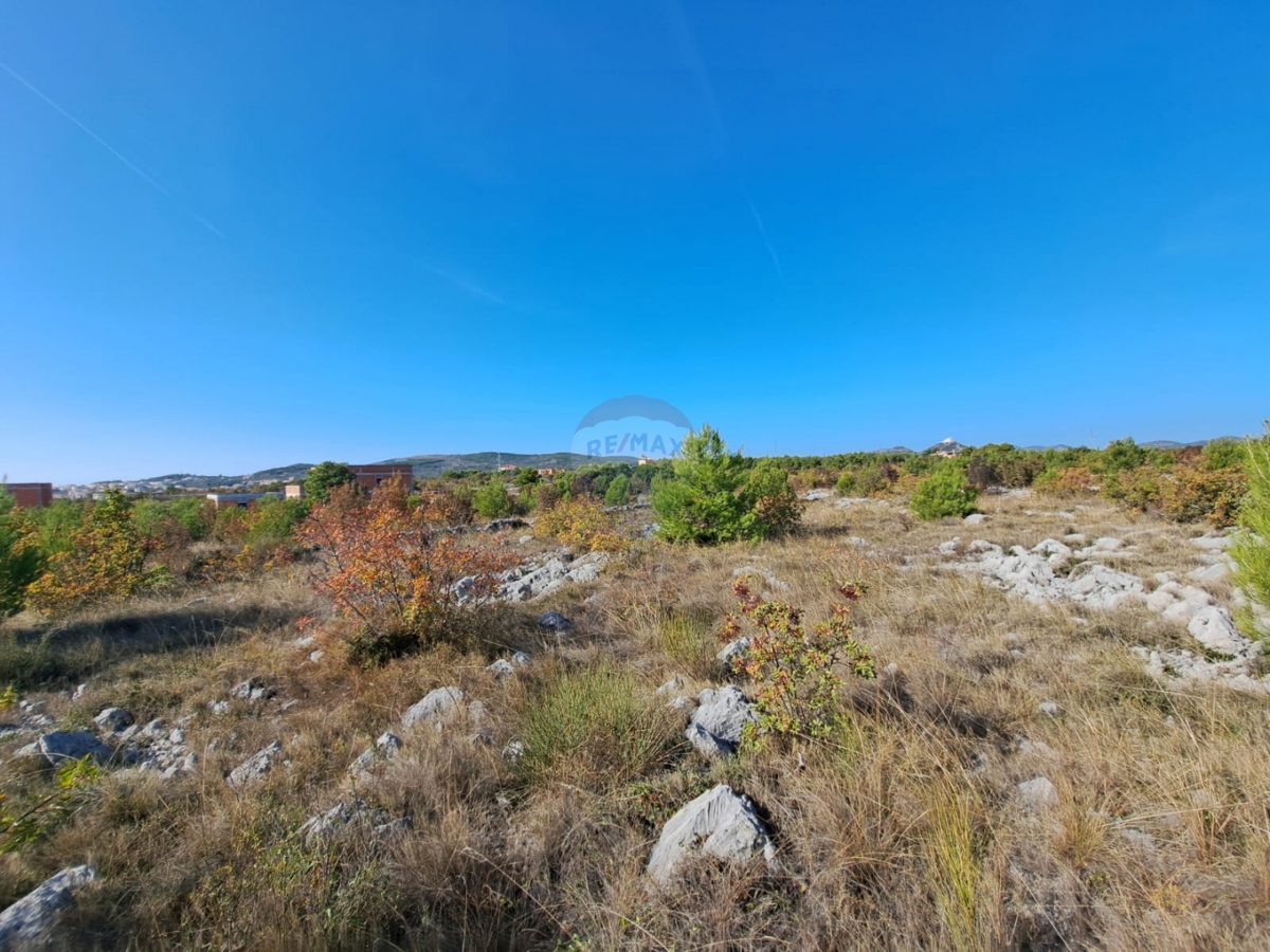 Attraente terreno edificabile 4229 m2 - Vodice
