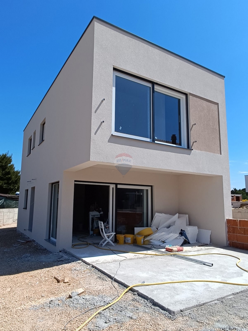 Casa Pirovac, 99,40m2
