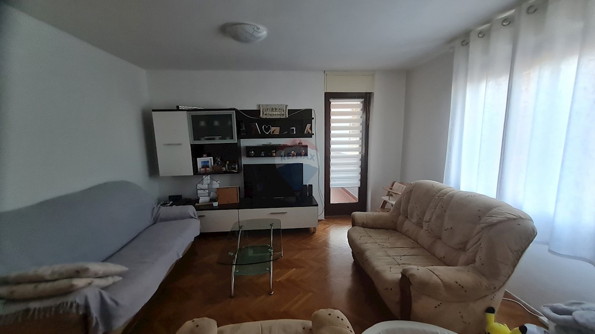 Appartamento Knin, 77m2