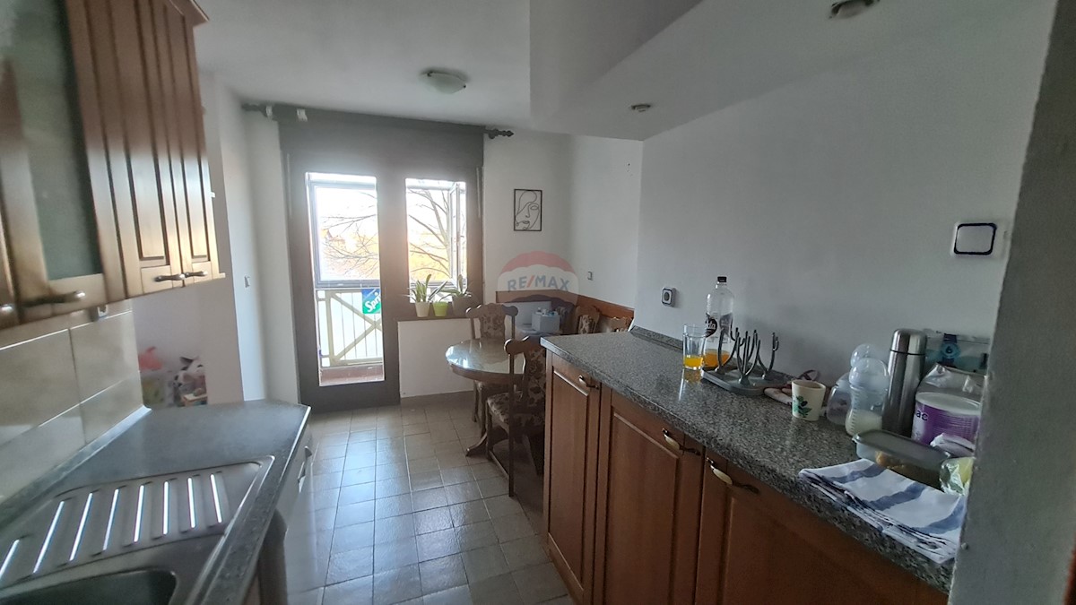 Appartamento Knin, 77m2