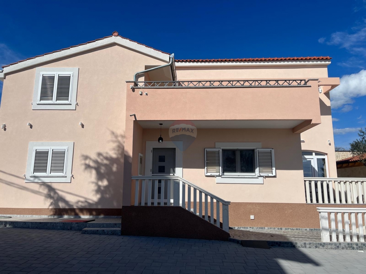 Casa Čista Mala, Vodice, 245m2