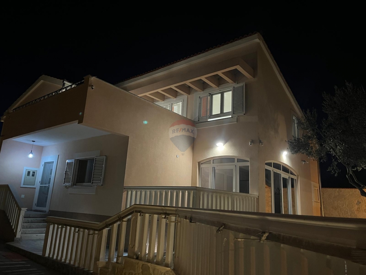 Casa Čista Mala, Vodice, 245m2