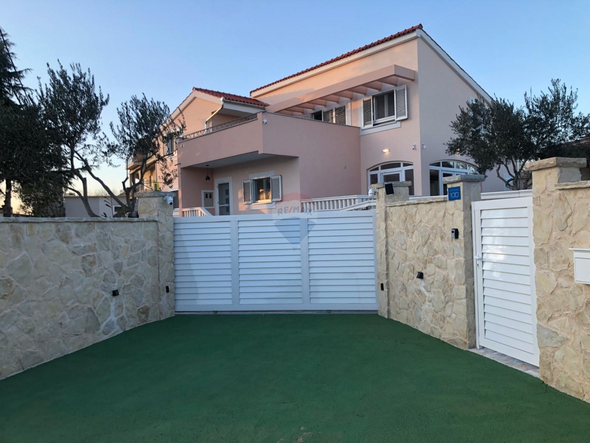 Casa Čista Mala, Vodice, 245m2