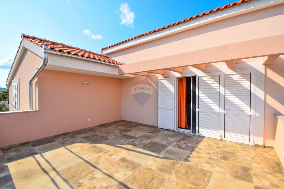 Casa Čista Mala, Vodice, 245m2