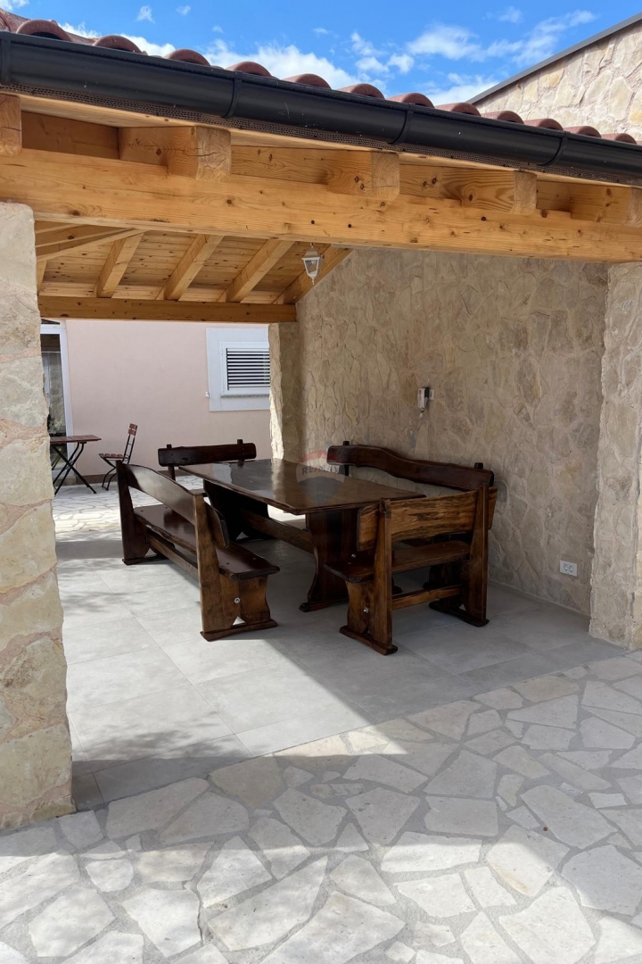 Casa Čista Mala, Vodice, 245m2