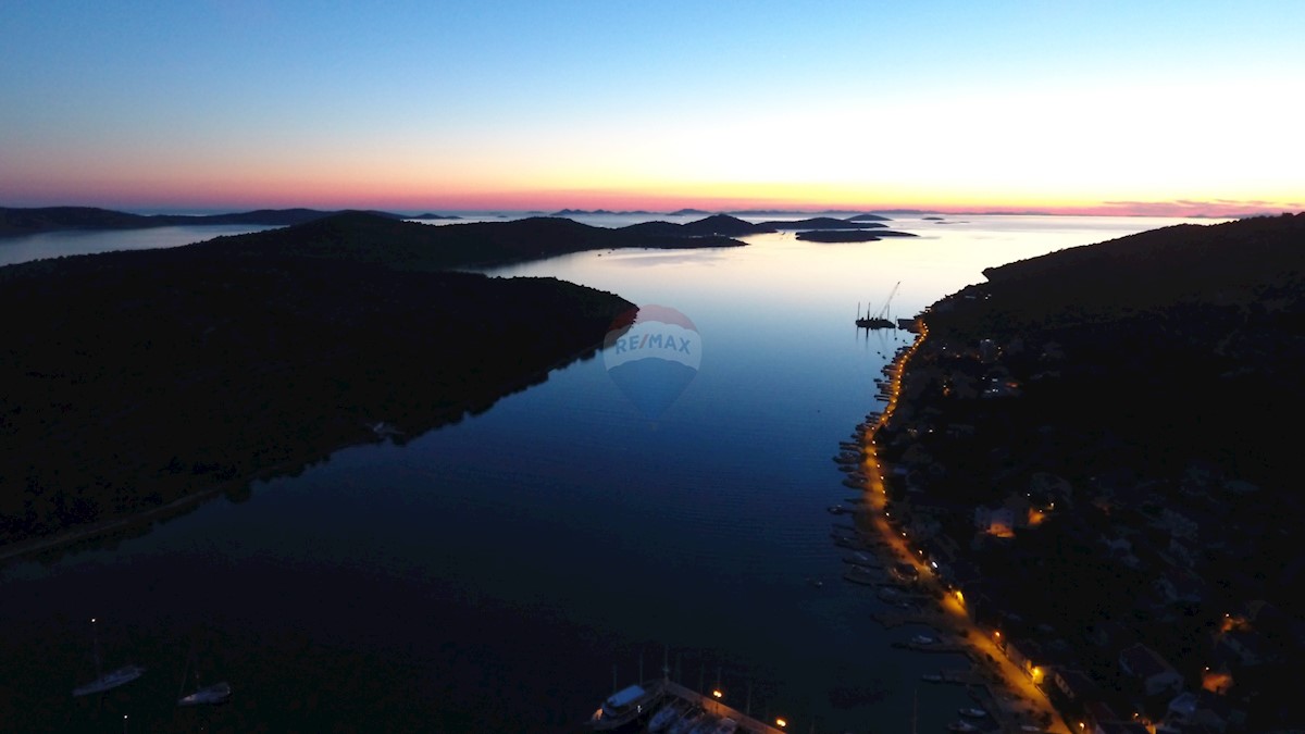 Casa Kaprije, Šibenik - Okolica, 166m2