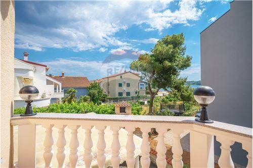 CASA DI LUSSO SUL MARE, SRIMA