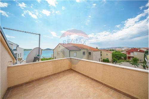 CASA DI LUSSO SUL MARE, SRIMA