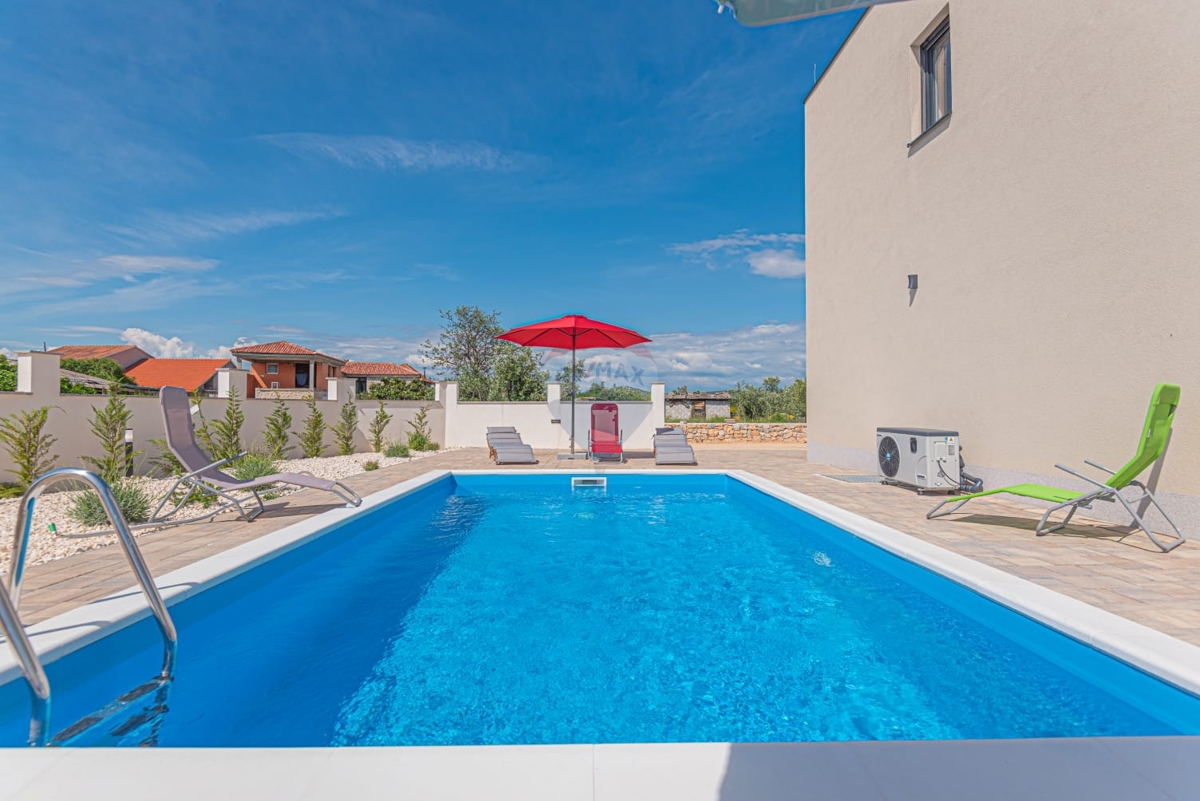 Appartamento di lusso con piscina 