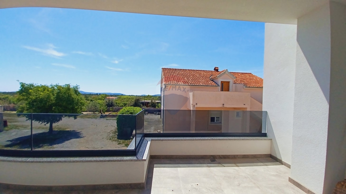 Appartamento di lusso con piscina 